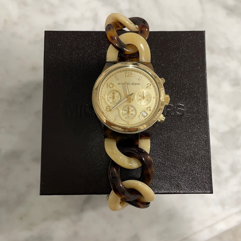 Michael Kors Runway Twist Watch
